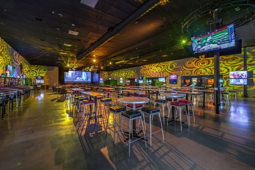 More Photos Of 5321 Cameron St, Las Vegas General Retail For Lease