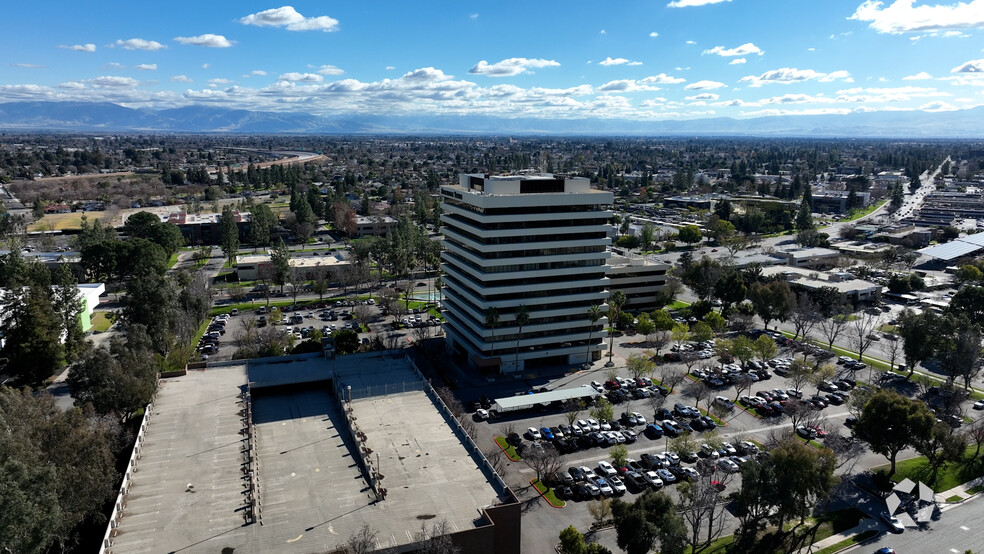 Primary Photo Of 5060 California Ave, Bakersfield Unknown For Lease