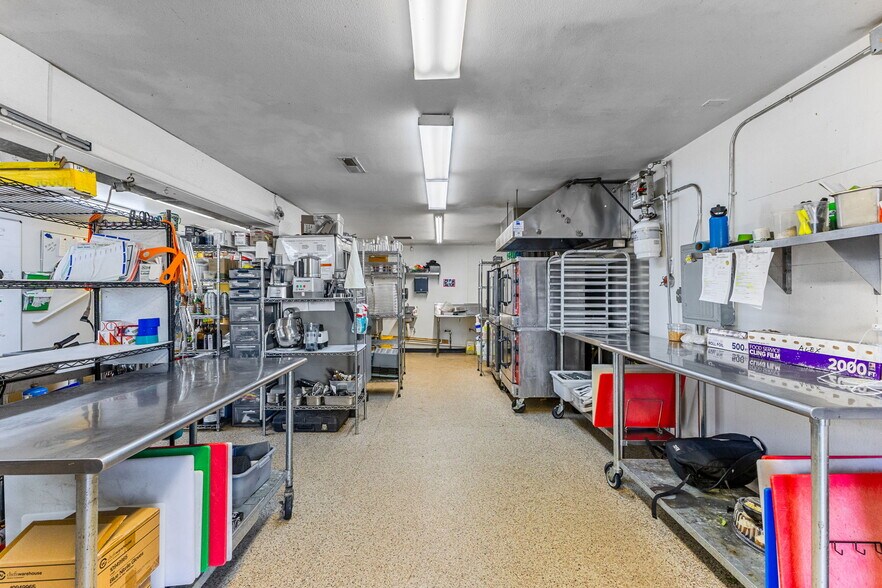 More Photos Of 765 Liberty St SE, Salem Freestanding For Sale