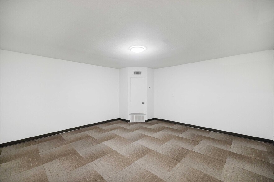 More Photos Of 1700 Amanda Ave, Fort Worth Religious Facility For Sale