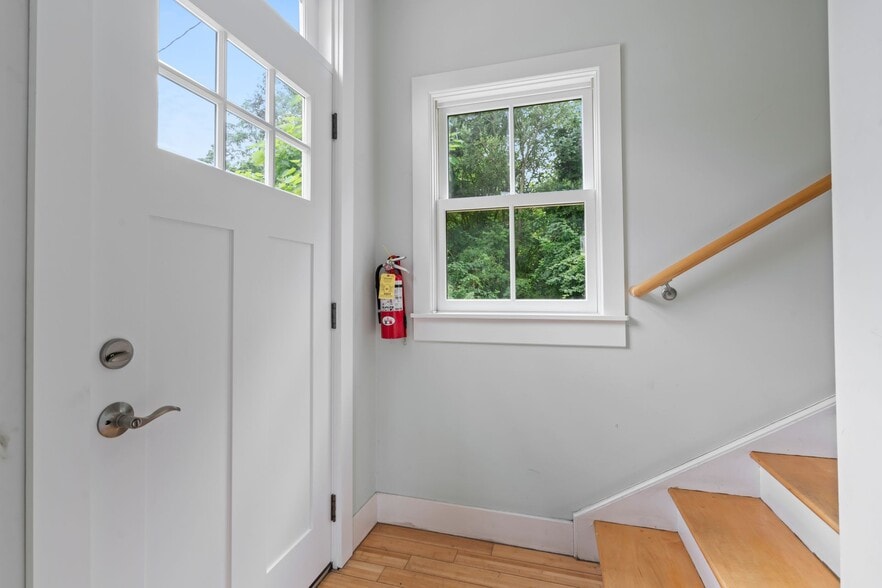More Photos Of 67 Fort Salonga Rd W, Northport Loft Creative Space For Sale
