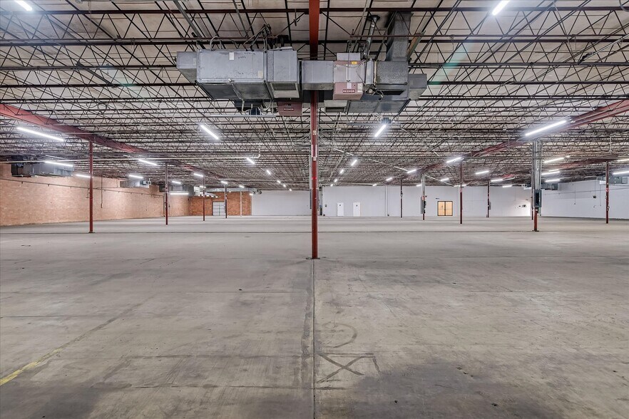 More Photos Of 1734 Centennial Blvd, San Antonio Warehouse For Lease