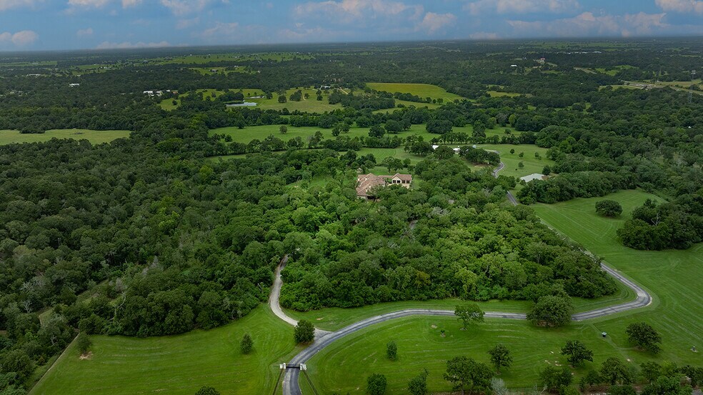 More Photos Of 40693 Center Hill Road, Hempstead Specialty For Sale