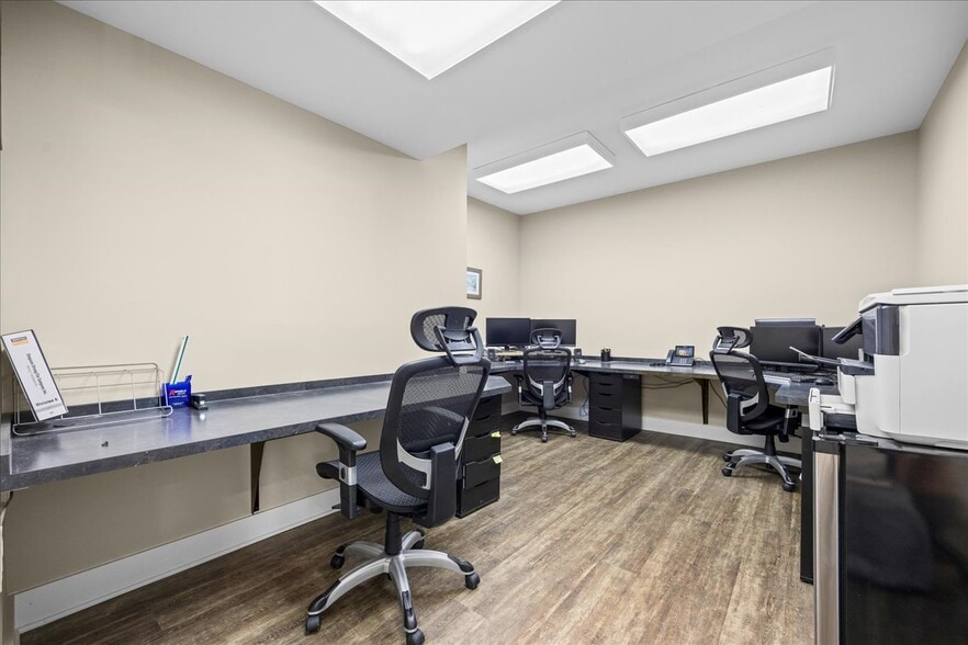 More Photos Of 1245 West Ave, Ocean City Office For Sale