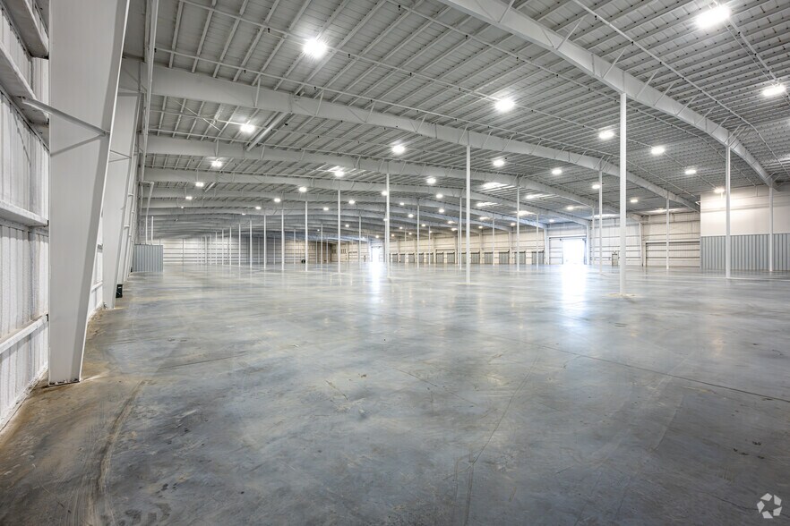 More Photos Of 2030 Rue Sucre, Suite 100, Luling Distribution For Lease