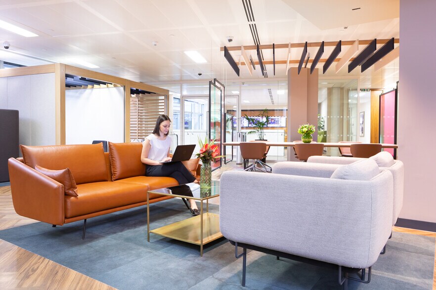 More Photos Of 99 Bishopsgate, London Office For Lease