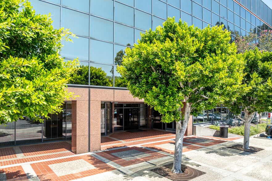 More Photos Of 1255 Corporate Center Dr, Monterey Park Office For Lease