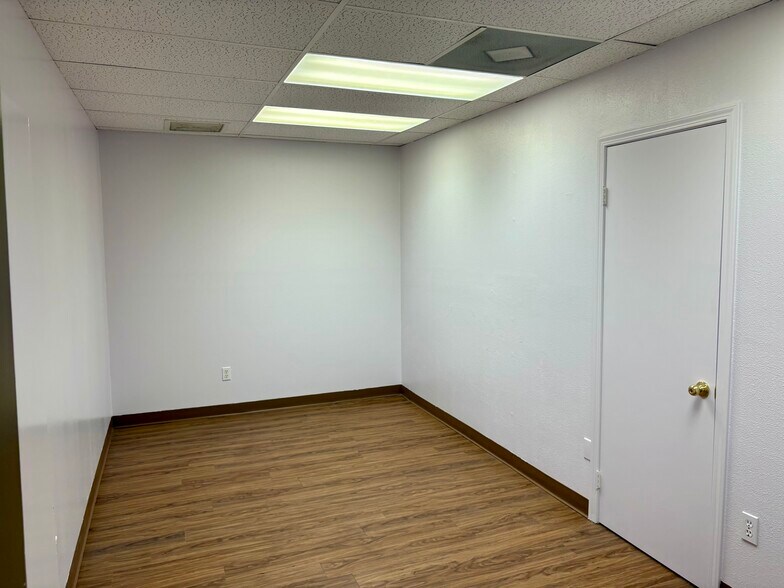 More Photos Of 655 N Palm Canyon Dr, Palm Springs Medical For Lease