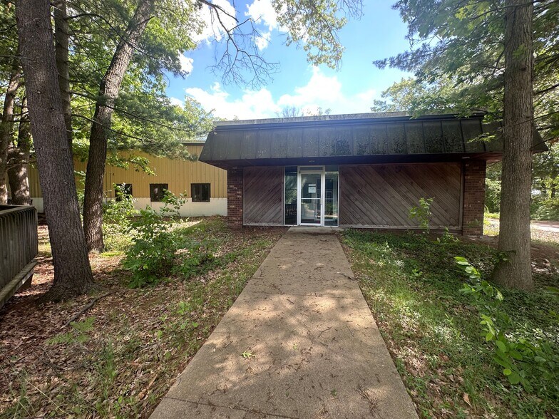 More Photos Of 2883 Aero Park Dr, Traverse City Warehouse For Sale