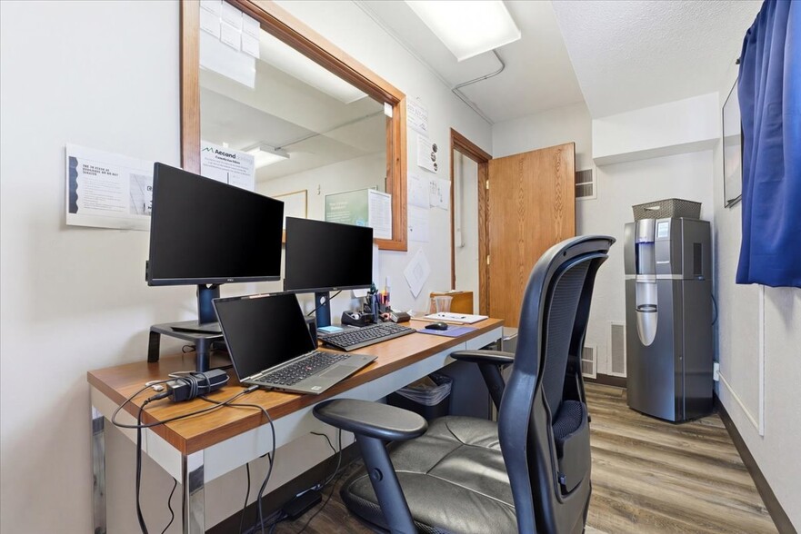 More Photos Of 1824 2nd Ave, Council Bluffs Office For Lease