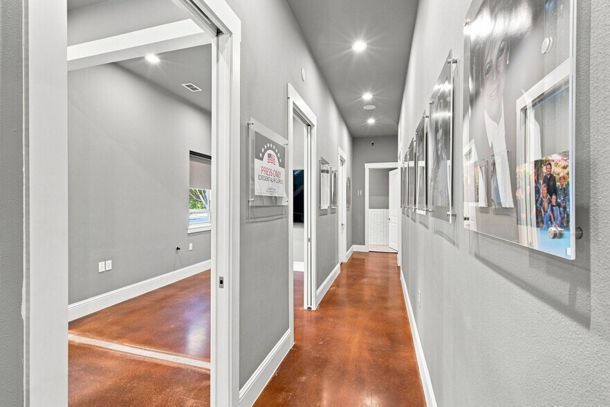 More Photos Of 642 Stoneglen Dr, Keller Office For Sale