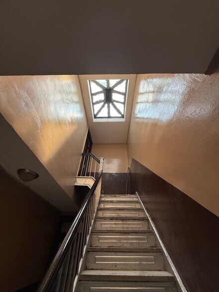 More Photos Of 4715 47th St, Woodside Apartments For Sale