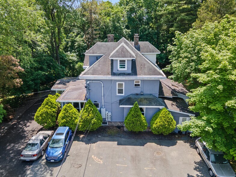 More Photos Of 247 N Middletown Rd, Pearl River Apartments For Sale