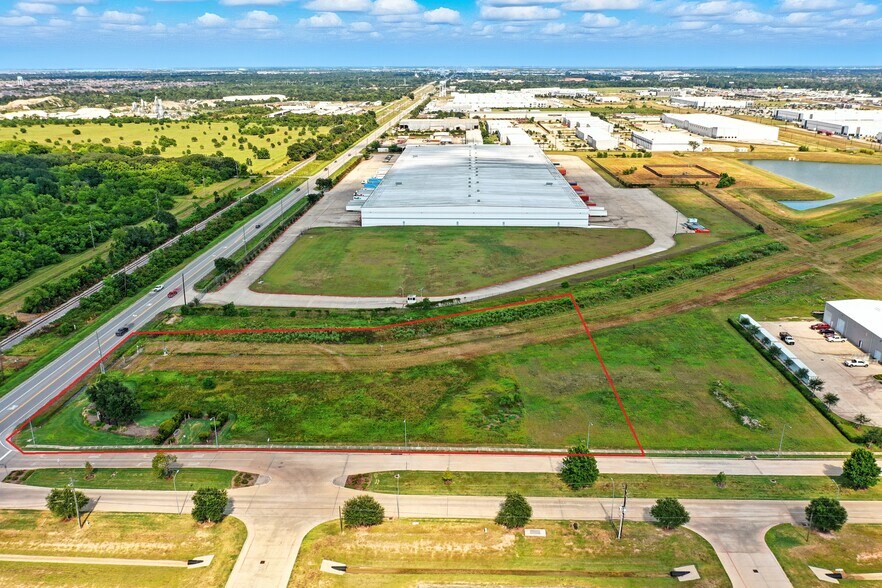More Photos Of 189 Commerce Pky, Katy Land For Sale