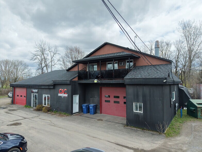 More Photos Of 11 Rue Notre-Dame, Berthierville Manufacturing For Sale