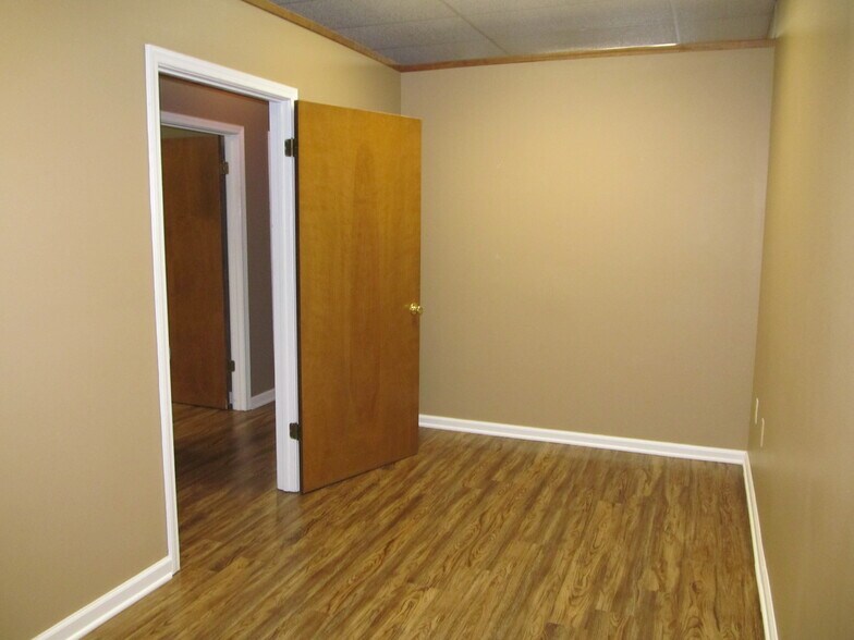 More Photos Of 4797-4803 Cuba-Millington Rd, Millington Medical For Lease