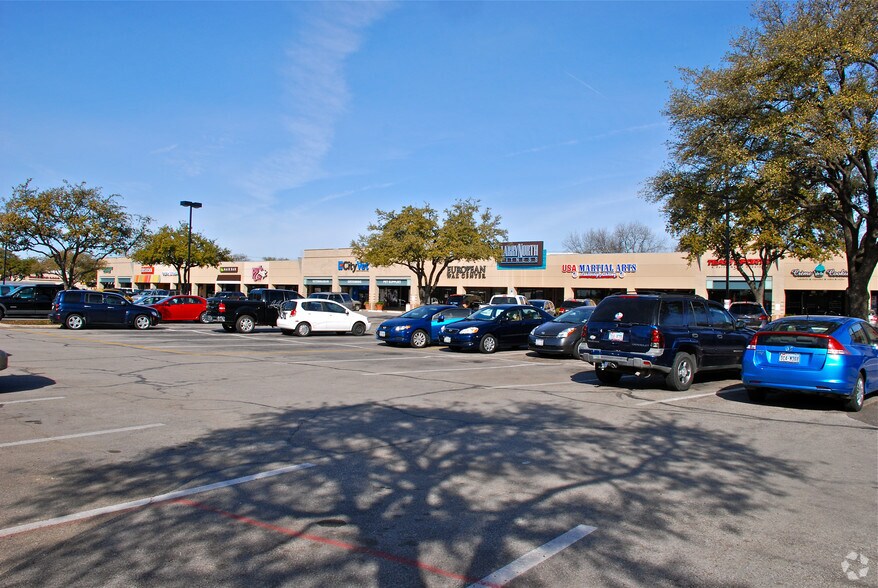 More Photos Of 5959-6025 Royal Ln, Dallas Unknown For Lease