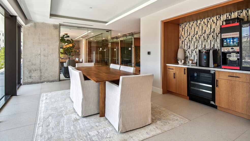 More Photos Of 345 Banyan Blvd, West Palm Beach Apartments For Lease