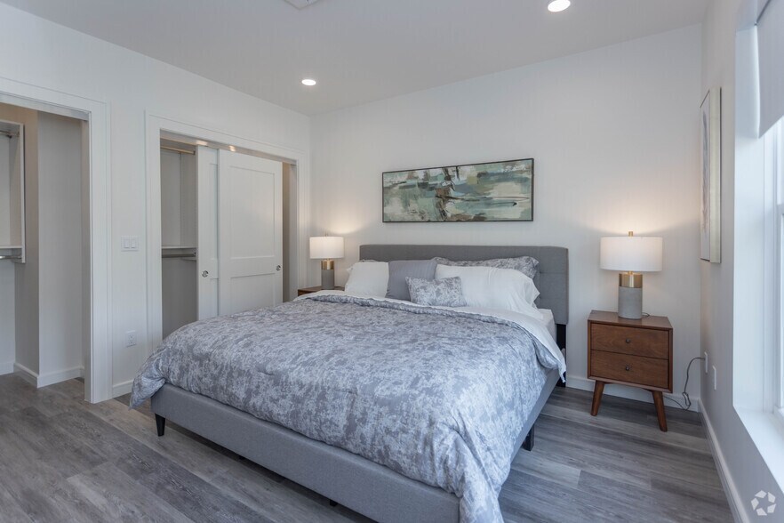 More Photos Of 1000 New York Ave, Huntington Station Apartments For Lease