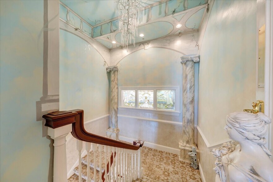 More Photos Of 812 E Main St, Bedford Lodge Meeting Hall For Sale