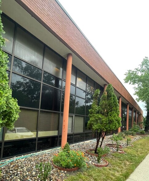 More Photos Of 123 Franklin Corner Rd, Lawrenceville Medical For Lease