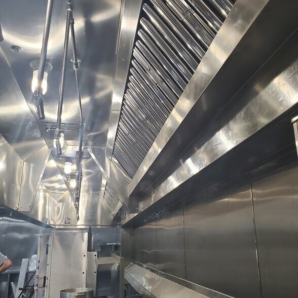 More Photos Of 803 US Highway 59, Atlanta General Retail For Sale