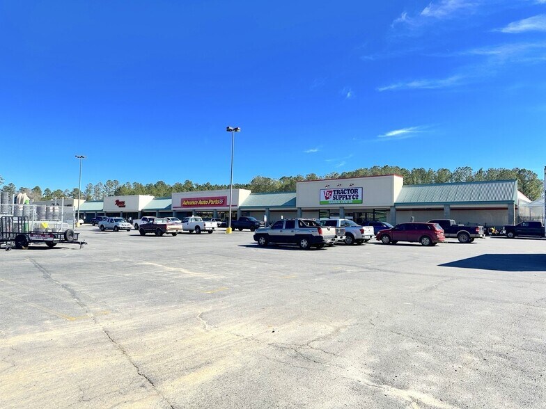 More Photos Of 1123-1129 W Ogeechee St, Sylvania General Retail For Lease