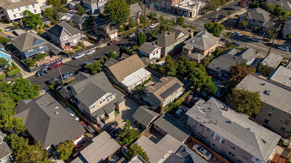 More Photos Of 2127 Portland St, Los Angeles Healthcare For Sale