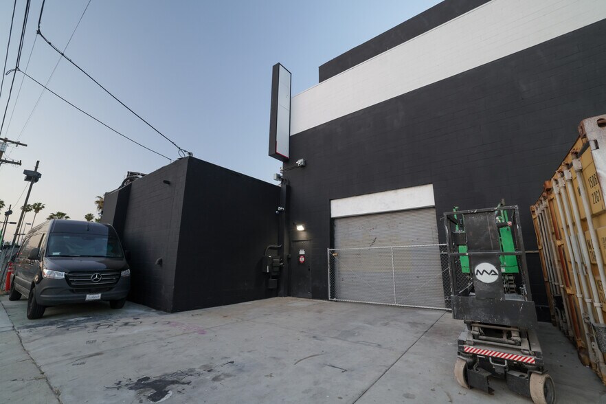 More Photos Of , North Hollywood Unknown For Sale