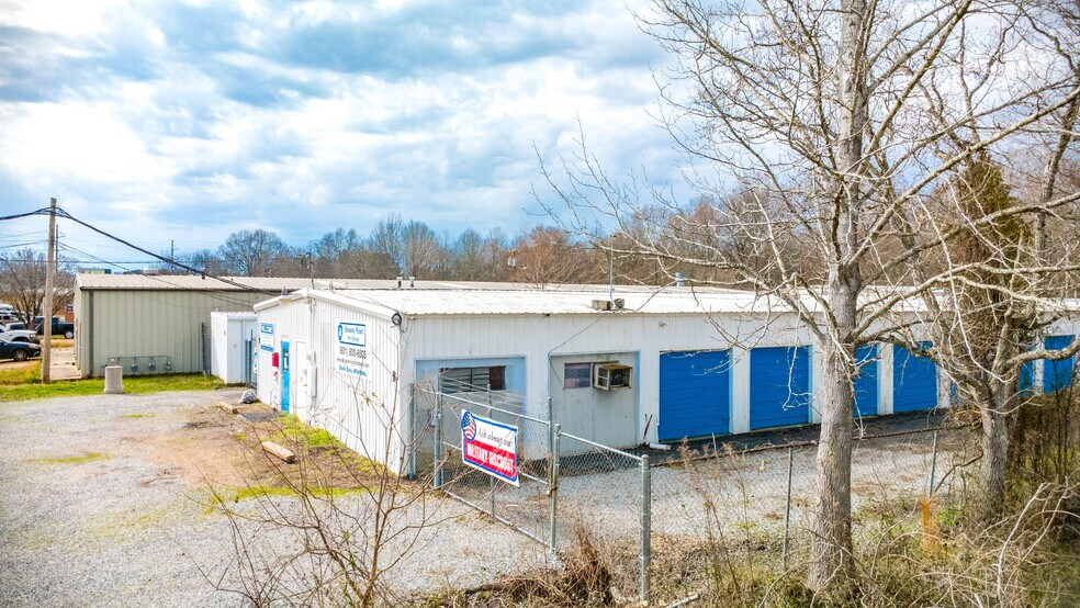 More Photos Of 5849 N Commerce Plz, Jackson Self Storage For Sale