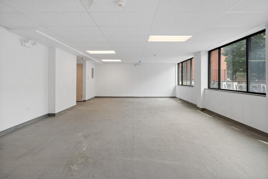 More Photos Of 136-41 41st Ave, Flushing Medical For Sale