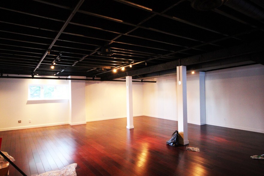 More Photos Of 430 Railway St, Vancouver Loft Creative Space For Lease