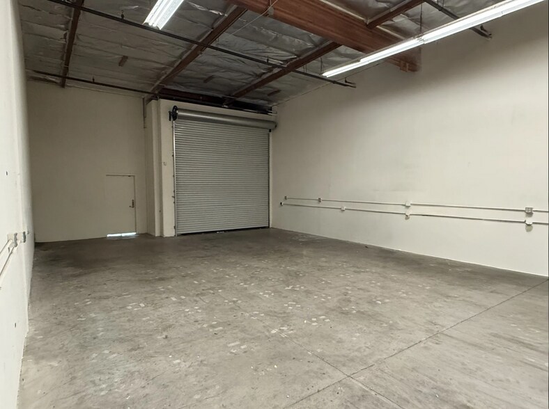 More Photos Of 4053 Calle Tesoro, Camarillo Warehouse For Lease