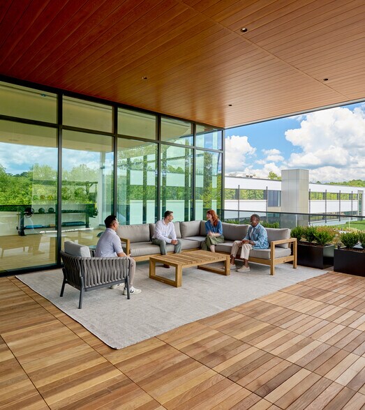 More Photos Of 5555 Windward Pky W, Alpharetta Loft Creative Space For Lease