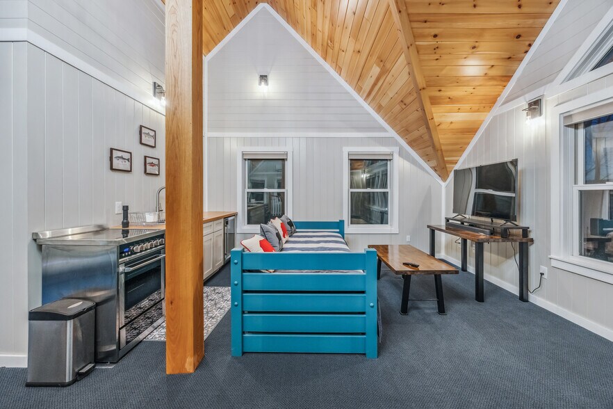 More Photos Of 4555 Davies Rd, Burdett Specialty For Sale