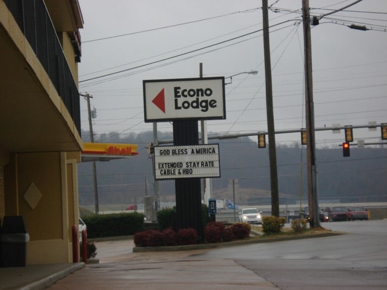 More Photos Of 7421 Bonny Oaks Dr, Chattanooga Hotel For Sale