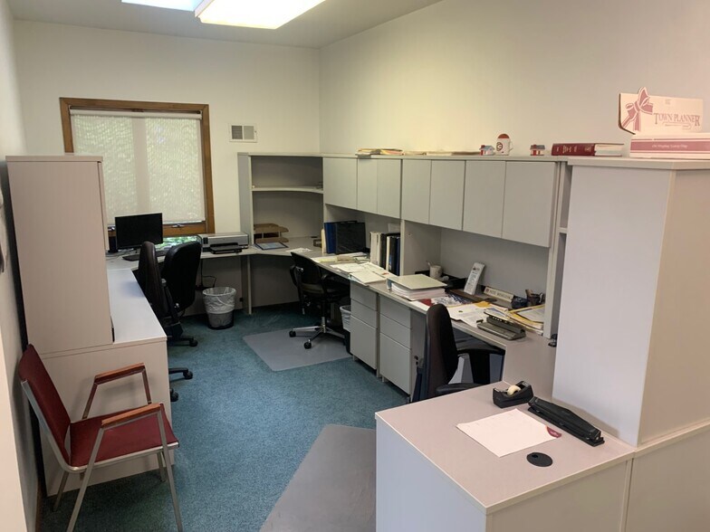 More Photos Of 35 Brant Ave, Clark Office For Sale