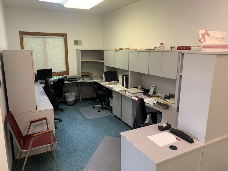 More Photos Of 35 Brant Ave, Clark Office For Sale