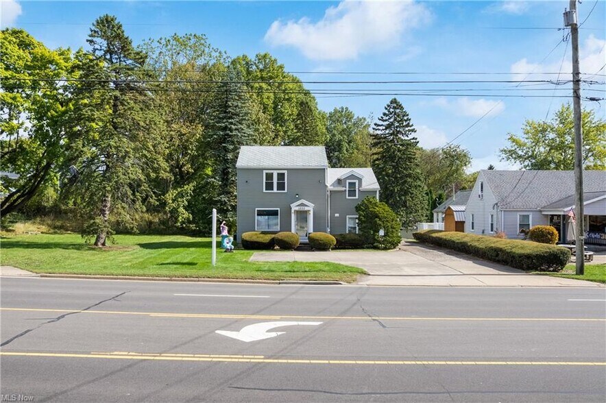 More Photos Of 1850 Whipple Ave NW, Canton Storefront Retail Residential For Sale
