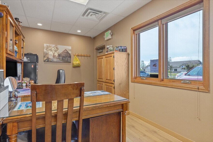 More Photos Of 4100-4140 Laramie St, Cheyenne Medical For Sale