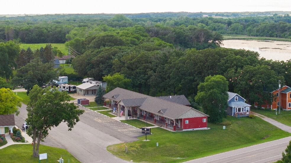 More Photos Of 102 Glenhaven Dr, Battle Lake Hospitality For Sale