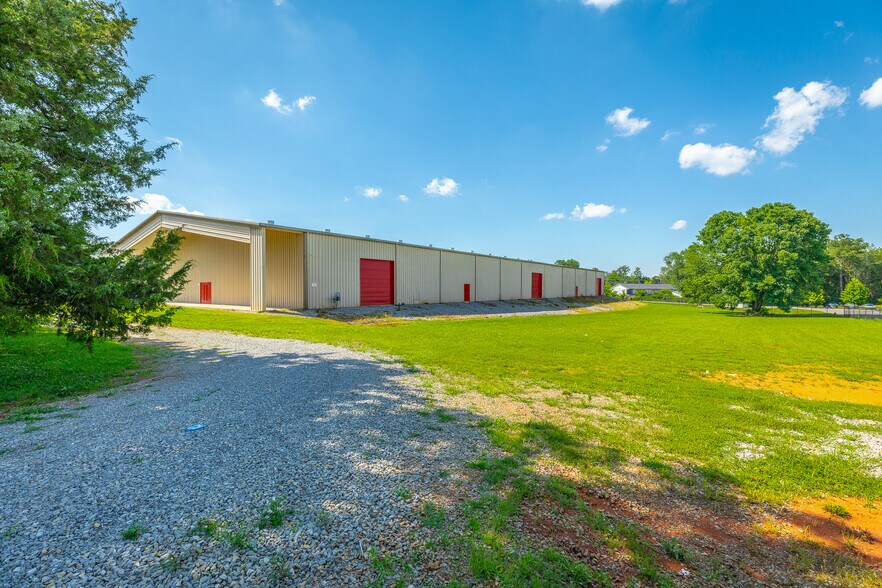 Primary Photo Of 1208 SW, Cleveland Warehouse For Sale