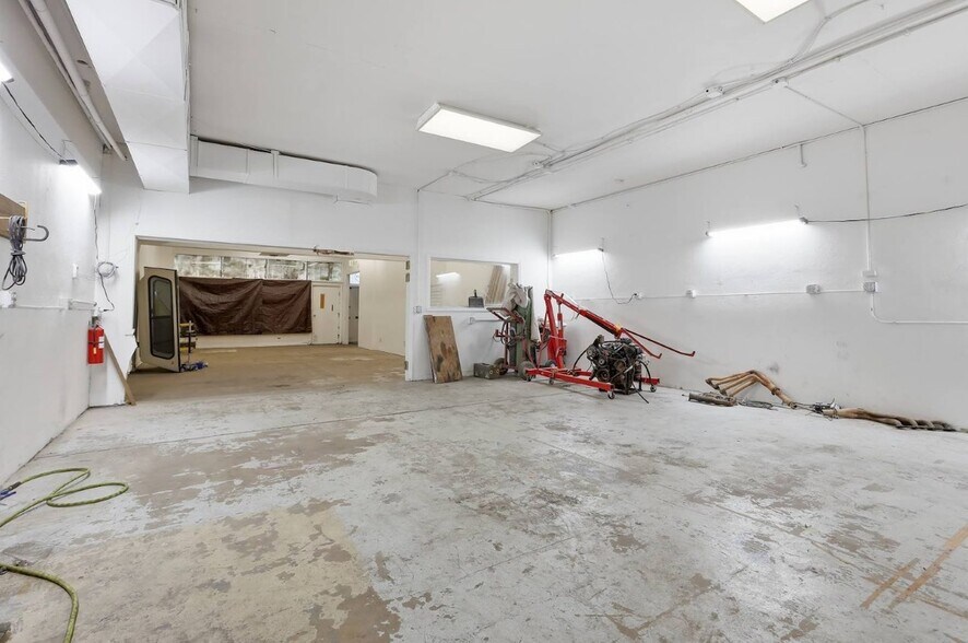 More Photos Of 1210-1214 Santa Fe Dr, Denver Office For Sale