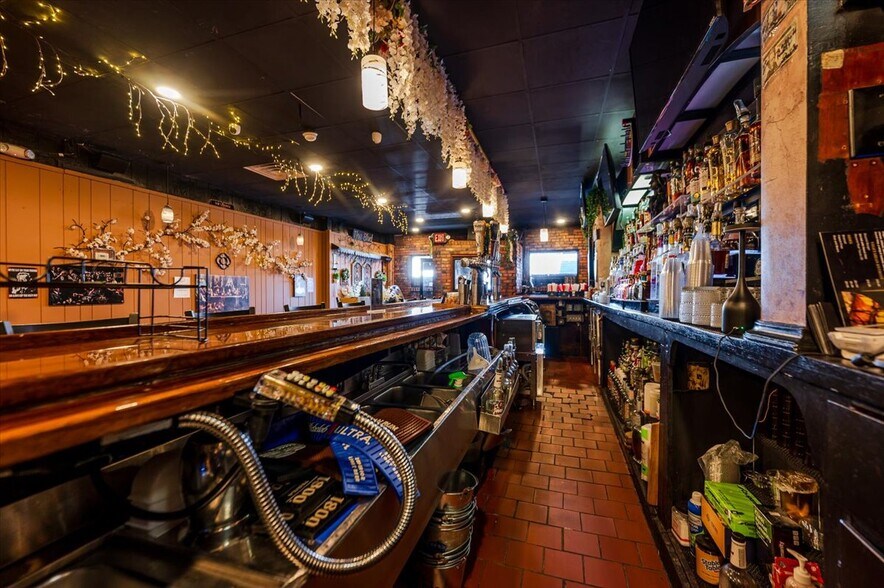 More Photos Of 2918 Bruckner Blvd, Bronx Bar For Sale