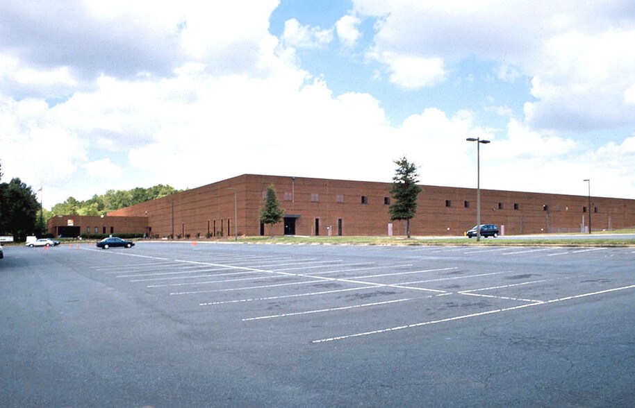 More Photos Of 7300 Reames Rd, Charlotte Warehouse For Lease