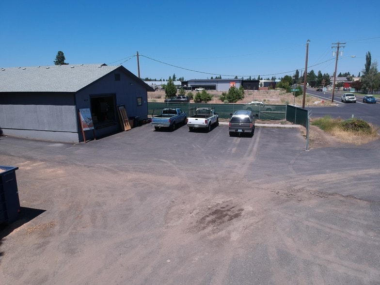 More Photos Of 625 SE 9th St, Bend Warehouse For Sale