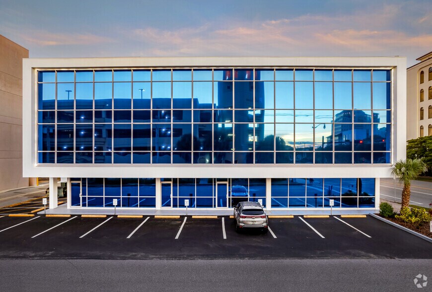 More Photos Of 2080 Ringling Blvd, Sarasota Office For Lease
