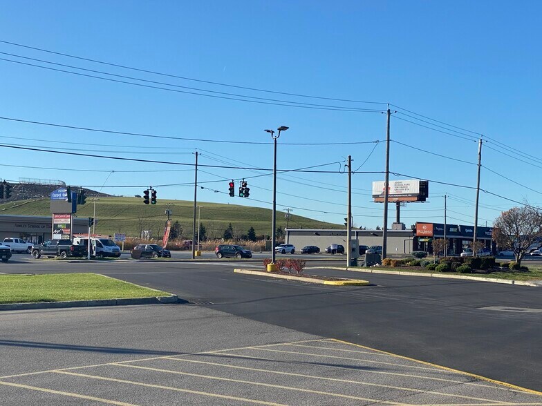 More Photos Of 2443 Military Rd, Niagara Falls Freestanding For Sale