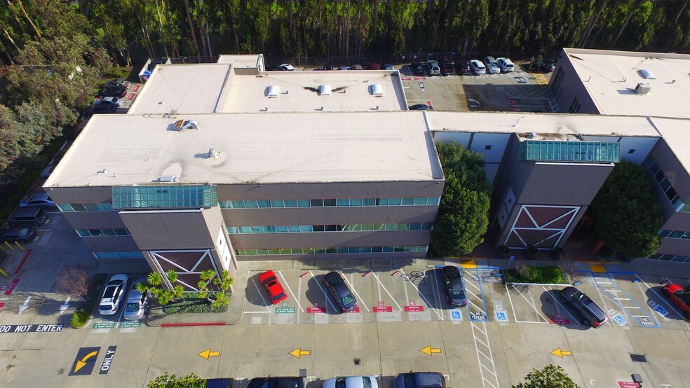 More Photos Of 1435-1475 Huntington Ave, South San Francisco Showroom For Sale