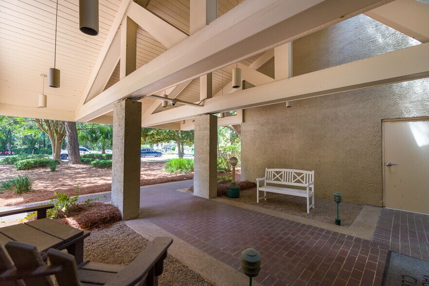 More Photos Of 1044 William Hilton Pky, Hilton Head Island Office For Sale